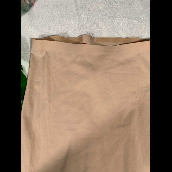 NEW Spanx Thinstincts High Waist‎ Mid-Thigh Shorts [SZ Medium ] - Picture 3 of 8